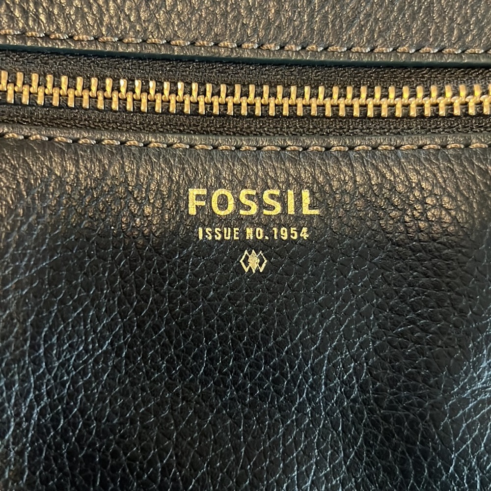Ladies Leather Fossil Crossbody Bag! - Picture 12 of 12